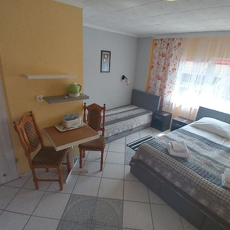 Pokoje Goscinne Akacja Resko Dźwirzyno Exterior foto