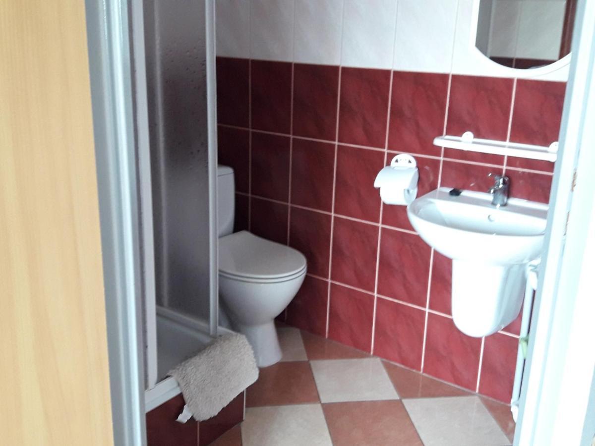 Pokoje Goscinne Akacja Resko Dźwirzyno Exterior foto