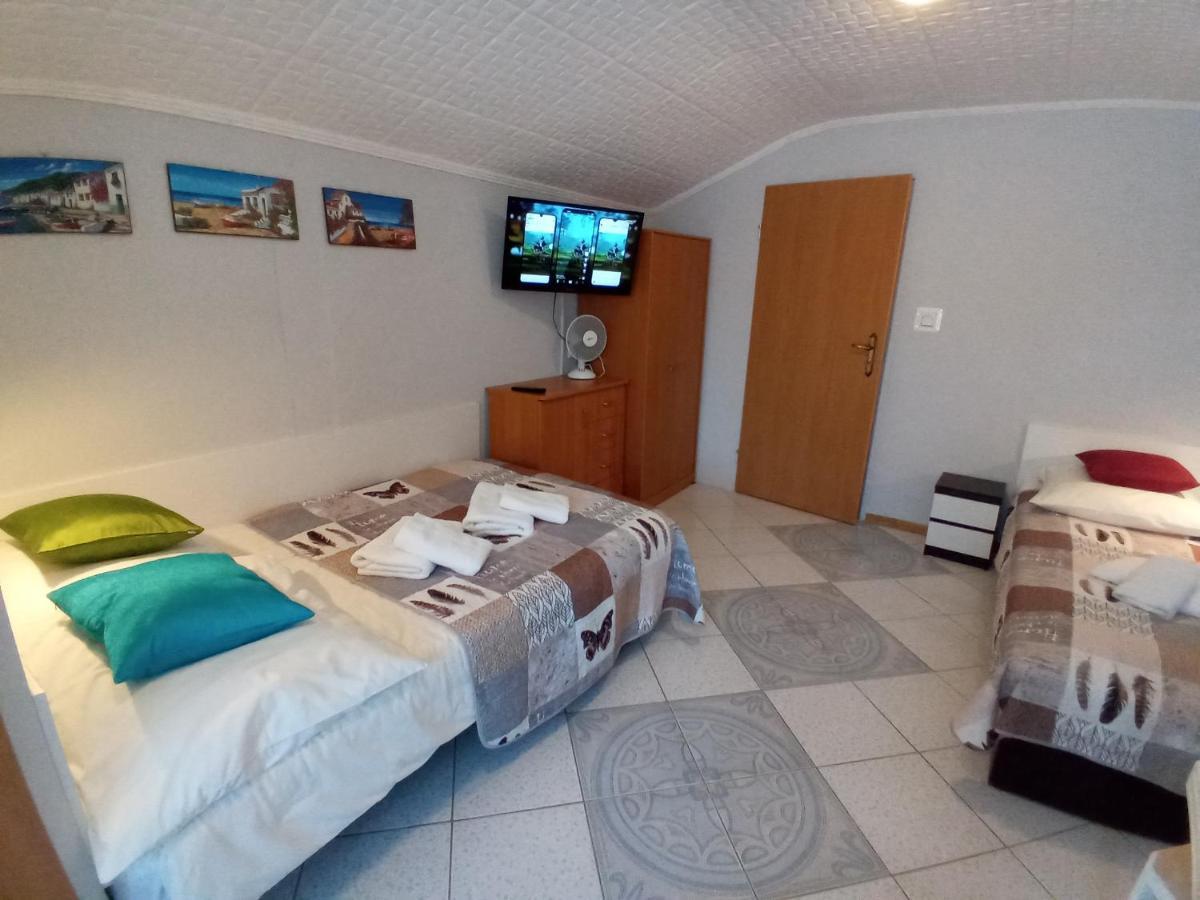 Pokoje Goscinne Akacja Resko Dźwirzyno Exterior foto